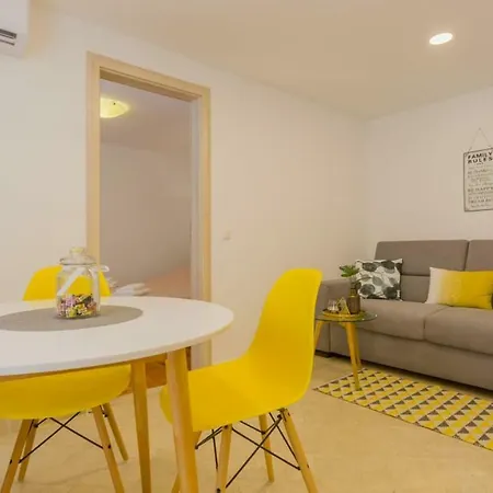 Ivo Apartment *